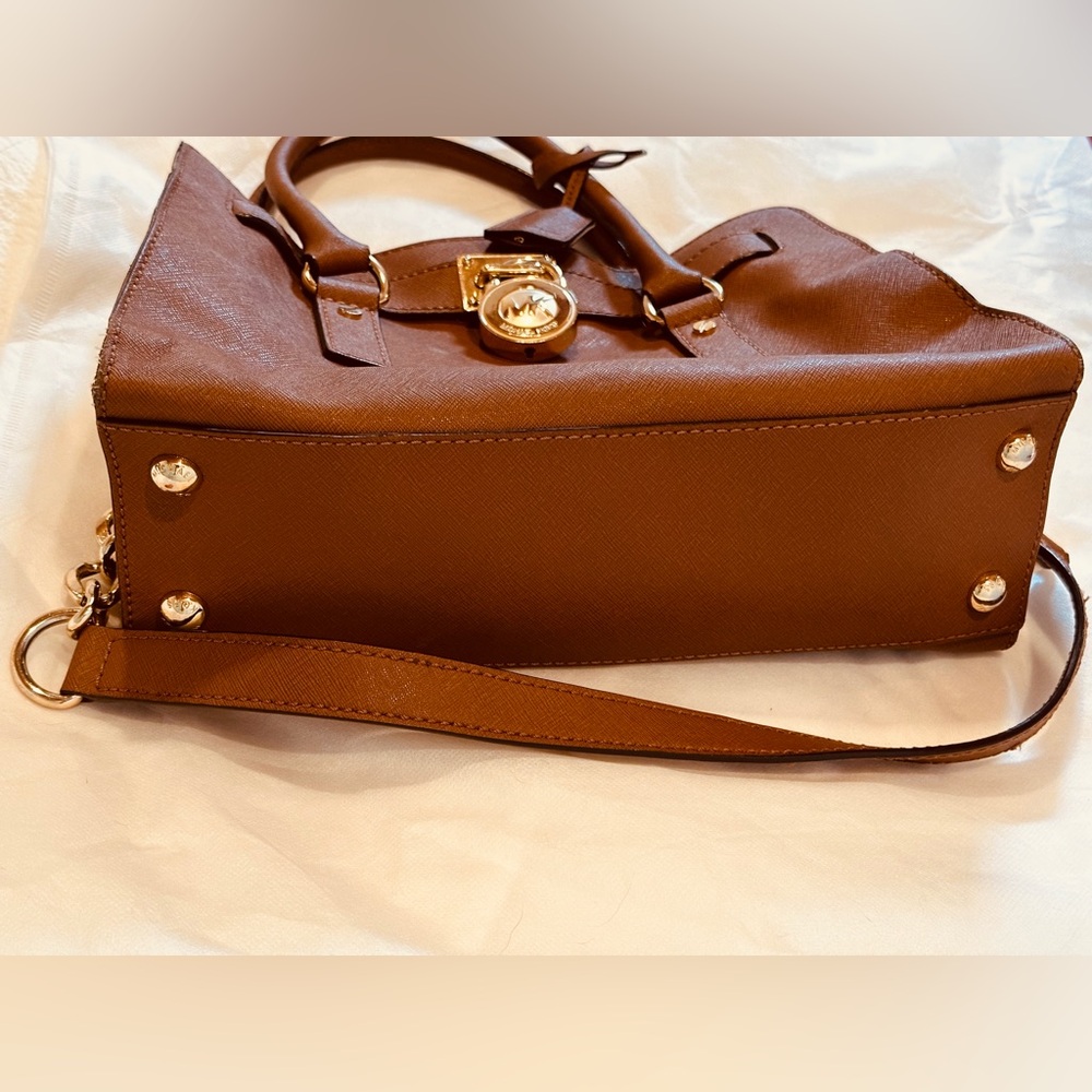 Micheal Kors Hamilton Brown Leather HandBag bundles with Mk bracelet. - Picture 7 of 13